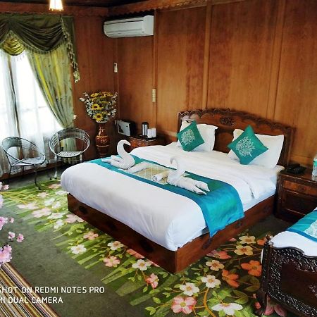 فندق Durgjanفي  The Mughal Sheraton Houseboat المظهر الخارجي الصورة