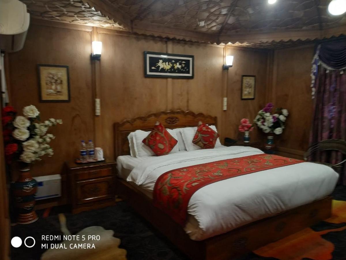 فندق Durgjanفي  The Mughal Sheraton Houseboat المظهر الخارجي الصورة