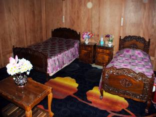فندق Durgjanفي  The Mughal Sheraton Houseboat المظهر الخارجي الصورة